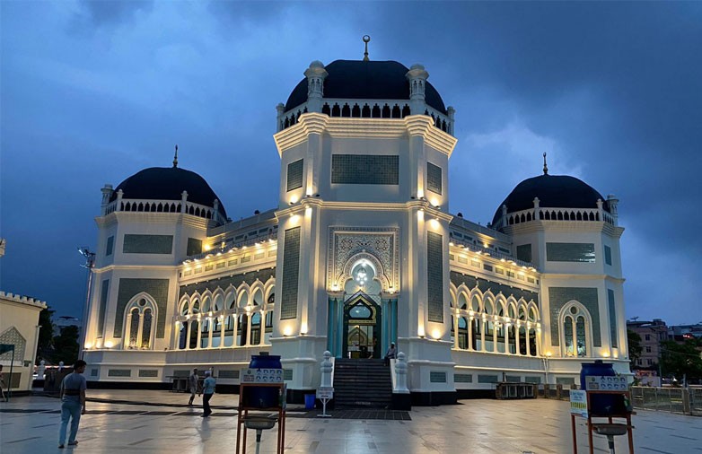 Jalan-Jalan Mewah di Medan